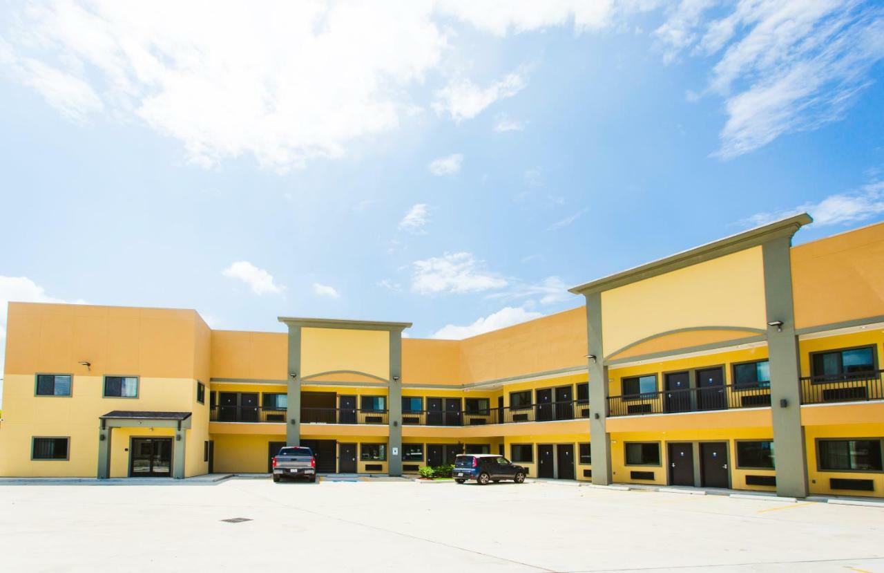 Scottish Inn & Suites Baytown Bagian luar foto