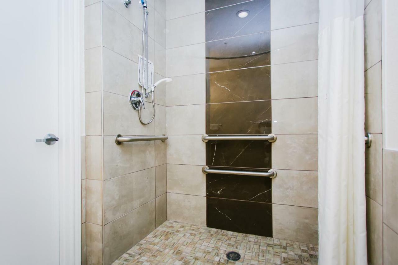 Scottish Inn & Suites Baytown Bagian luar foto