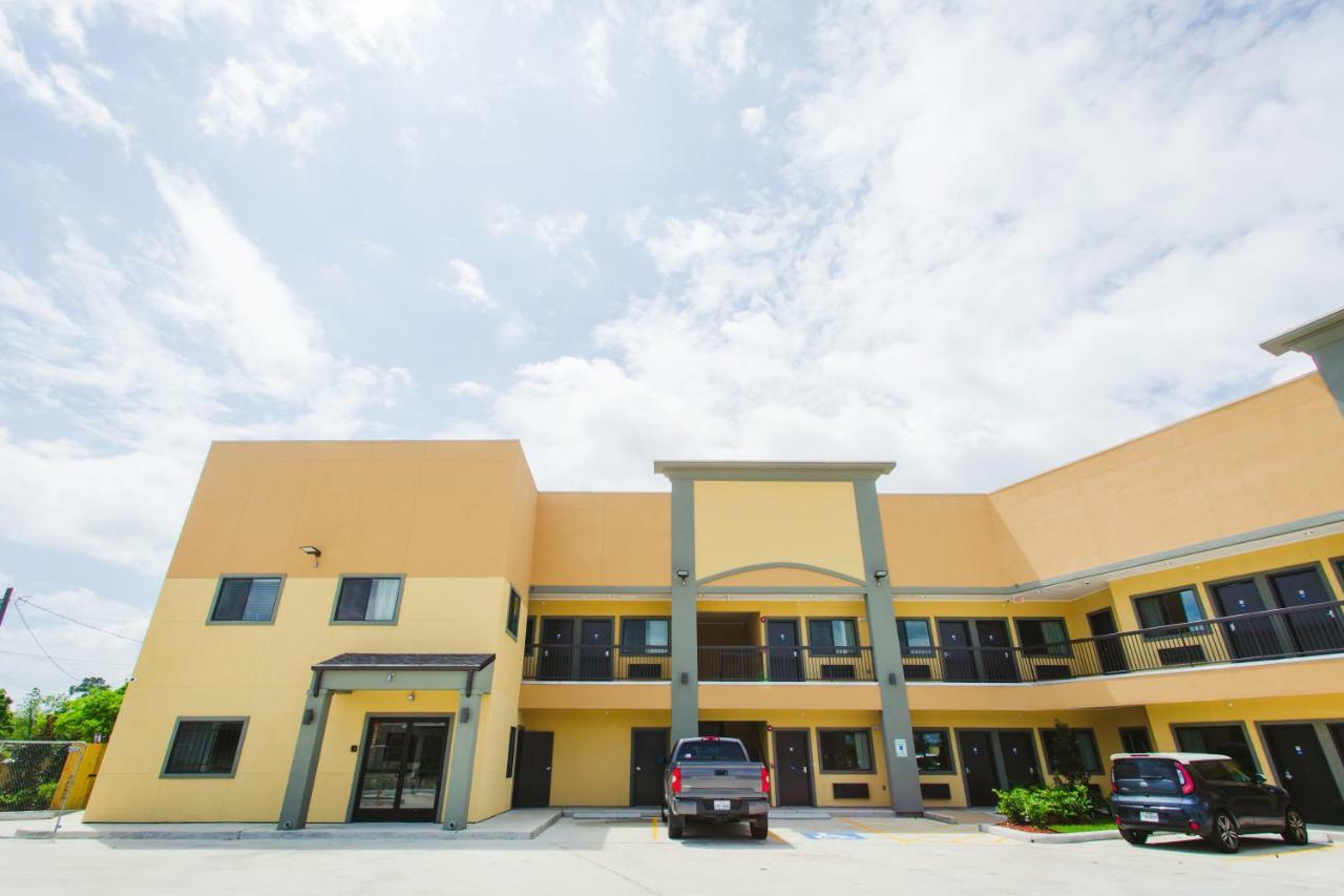 Scottish Inn & Suites Baytown Bagian luar foto